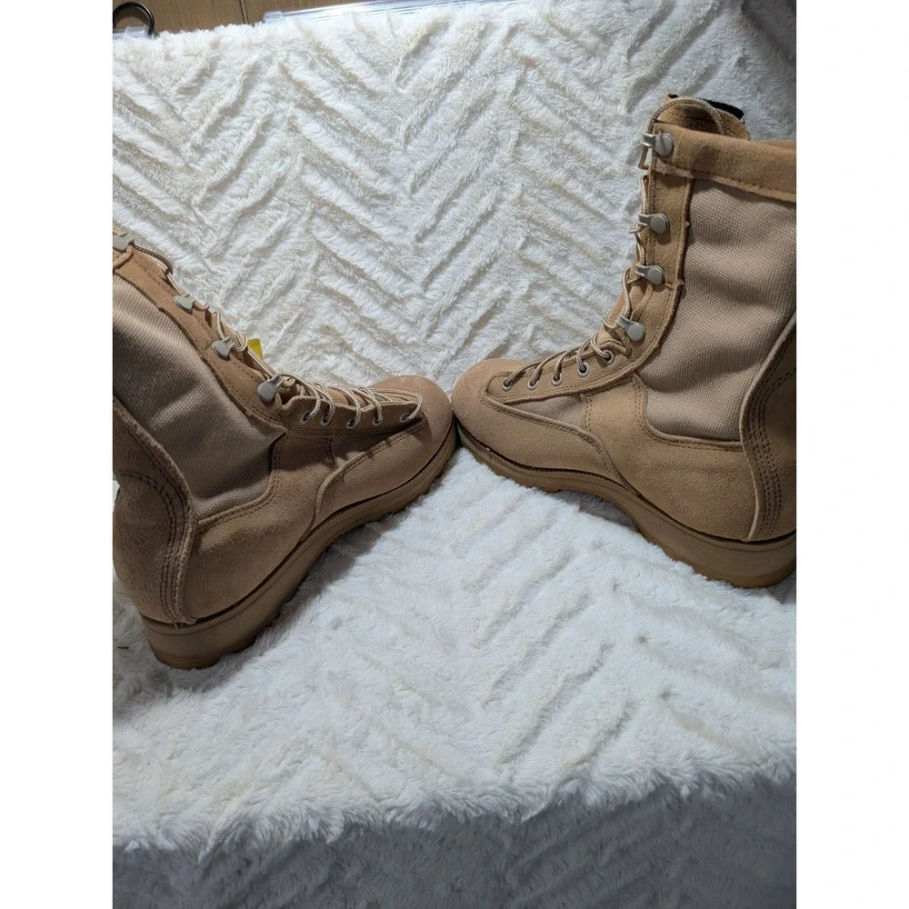 S3 NWT Belleville Boots 245 Temperate Weather Mens 5.5W Wide Desert GTX  Vibram